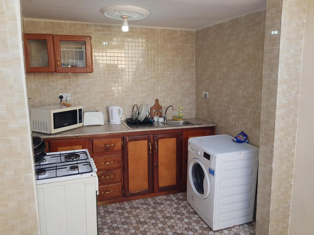 The Bb'S Apartment Brusubi Екстериор снимка